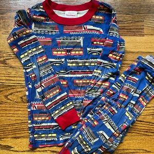 Hanna Andersson size 130/8 long sleeved pajama set in blue train print
